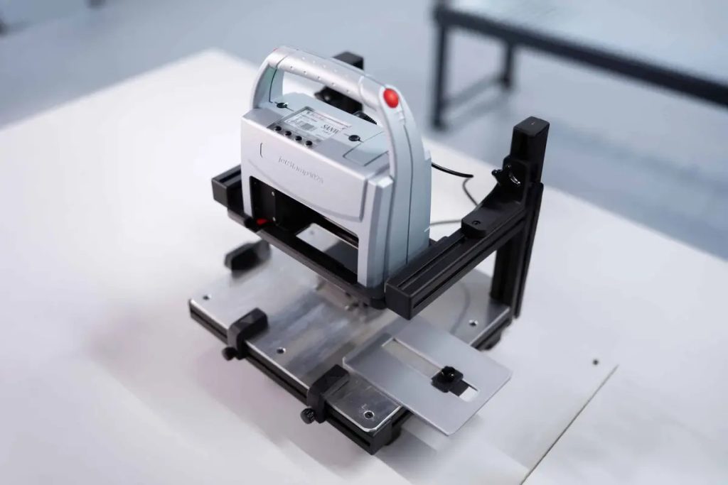REINER jetStamp 1025 in der Druckstation Verpackung PS100