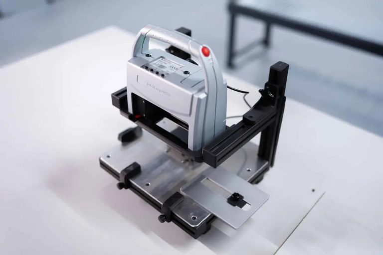 REINER jetStamp 1025 in der Druckstation Verpackung PS100